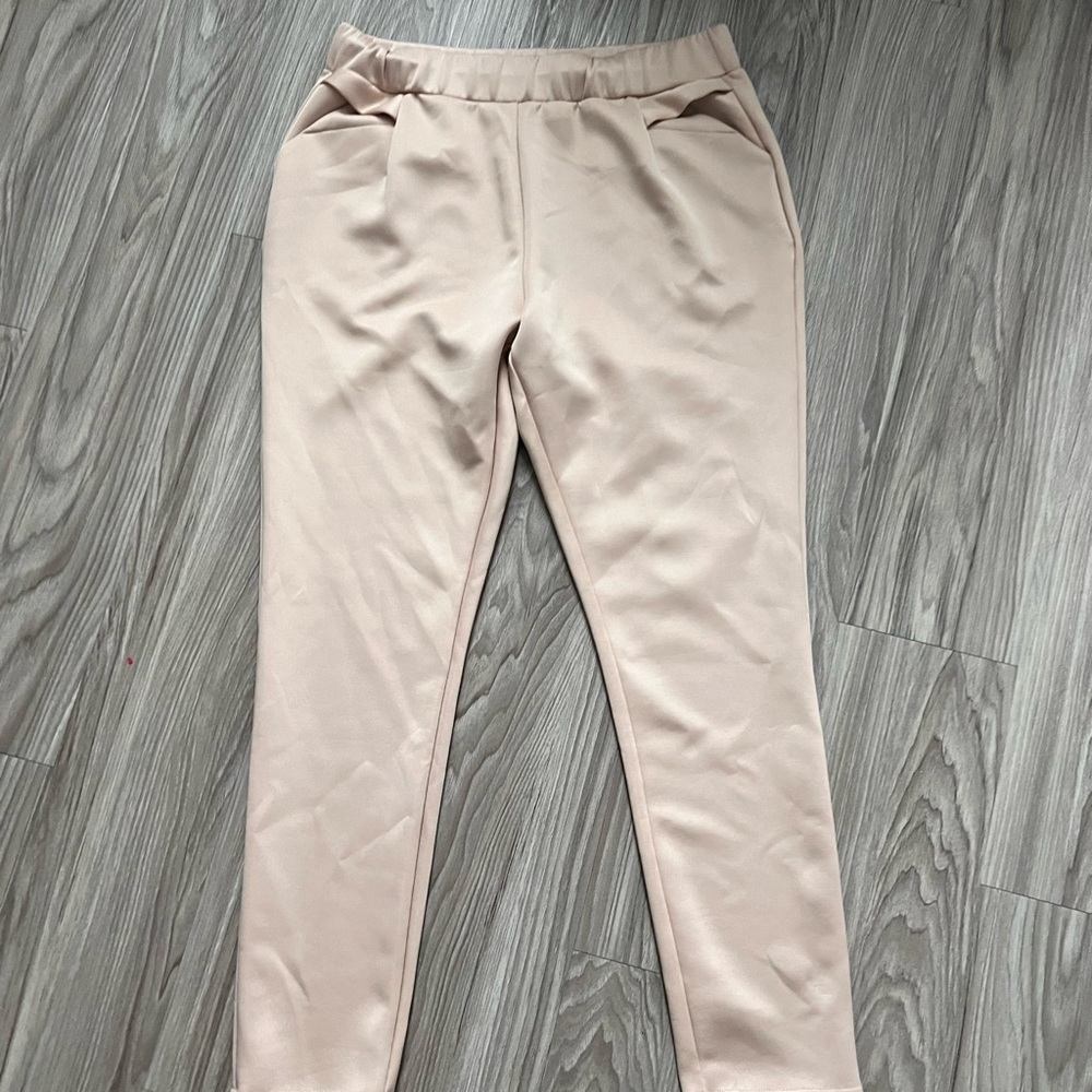 NWOT Khaki pants
